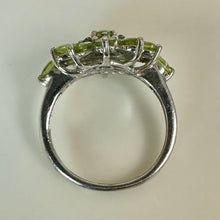 Load image into Gallery viewer, Sterling Peridot Cluster Ring sz 7
