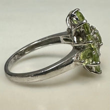 Load image into Gallery viewer, Sterling Peridot Cluster Ring sz 7
