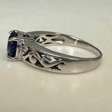 Load image into Gallery viewer, Sterling Sapphire Ring sz 8
