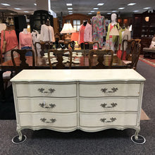 Load image into Gallery viewer, Henredon 6 Drawer Dresser (45x49x20)
