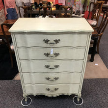 Load image into Gallery viewer, Henredon 5 Drawer Dresser (51x38x20)

