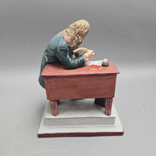 Load image into Gallery viewer, Gorham / Norman Rockwell Figurine - Benjamin Franklin; "Independence" (7x5.25x3.5) (As-Is)
