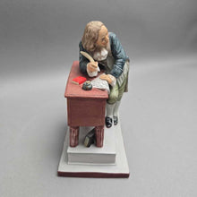 Load image into Gallery viewer, Gorham / Norman Rockwell Figurine - Benjamin Franklin; "Independence" (7x5.25x3.5) (As-Is)
