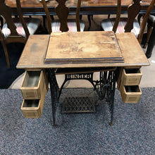 Load image into Gallery viewer, Singer Sewing Machine w/Stand (32x36x18)(AS IS)

