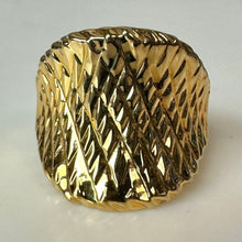 Load image into Gallery viewer, 14K Gold Milor Resin Core Textured Statement Ring sz 9 (3.4g)
