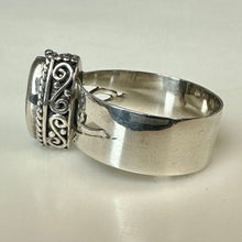 Load image into Gallery viewer, Sterling Peridot Ring sz 5
