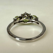 Load image into Gallery viewer, Sterling Peridot Ring sz 5.5
