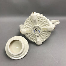 Load image into Gallery viewer, Paul Cardew Limited Edition Full Size Blue Willow Tea Table Teapot (5")
