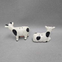 Load image into Gallery viewer, Ceramic Black &amp; White Cow Salt &amp; Pepper Shakers (3")
