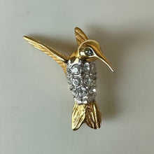 Load image into Gallery viewer, Vintage Krementz Gold Plated Clear Crystal Crested Hummingbird Brooch Pin (1")
