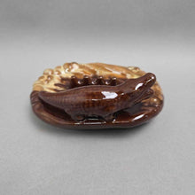 Load image into Gallery viewer, Vintage Florida Alligator Souvenir Ashtray (~2x4.5x3.5)
