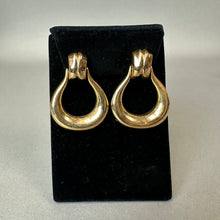 Load image into Gallery viewer, Vintage Goldtone Knocker Earrings (1.5")
