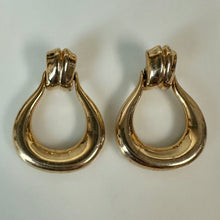 Load image into Gallery viewer, Vintage Goldtone Knocker Earrings (1.5")
