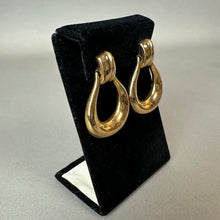 Load image into Gallery viewer, Vintage Goldtone Knocker Earrings (1.5")
