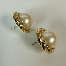 Load image into Gallery viewer, Vintage Kenneth J Lane Goldtone Interchangeable Cabochon Earring Set
