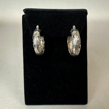 Load image into Gallery viewer, Vintage Sterling Filigree Scroll Hoop Earrings (1")
