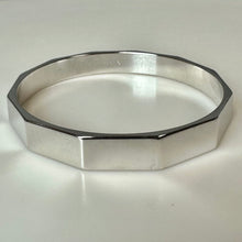 Load image into Gallery viewer, Vintage Monet Silvertone Geometric Bangle Bracelet (7.5" Circumference)
