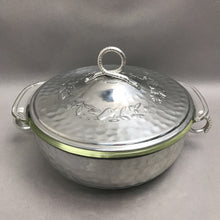 Load image into Gallery viewer, Vintage Hammered Aluminum Casserole Dish Holder W/ Lid &amp; Glass Pyrex Bowl (3x8)
