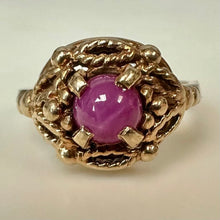 Load image into Gallery viewer, Vintage 14K Gold Star Ruby Ring sz 4 (3.2g)
