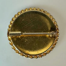 Load image into Gallery viewer, Vintage Toledo Damascene Bird Brooch Pin (1.25")
