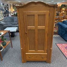 Load image into Gallery viewer, Oak Cabinet (65x36x16)

