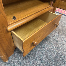 Load image into Gallery viewer, Oak Cabinet (65x36x16)

