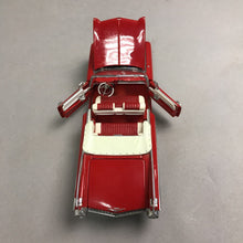 Load image into Gallery viewer, Danbury Mint - 1959 Cadillac Series 62 Convertible - 1:24 Scale
