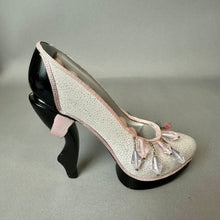 Load image into Gallery viewer, High Heel Decorative Ring Holder (4.5")
