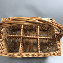 Load image into Gallery viewer, Wicker Wine Bottle Holder Basket (17x14x9.5)
