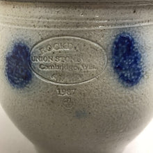 Load image into Gallery viewer, Rockdale Sheep Stoneware Pot (~6x6x6)
