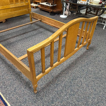Load image into Gallery viewer, Full Headboard/Rails/Footboard Bed (48x57)
