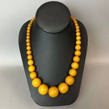 Load image into Gallery viewer, Vintage Butterscotch Egg Yolk Bakelite Graduated Bead Necklace (23")
