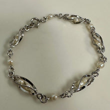 Load image into Gallery viewer, Vintage Sterling Caged Pearl Link Bracelet (7.5")
