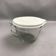 Load image into Gallery viewer, 2 Quart Glass Measuring Bowl w/Lid
