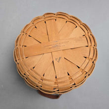 Load image into Gallery viewer, Longaberger Round Basket w/ Liner &amp; Insert (4.25x10x10)
