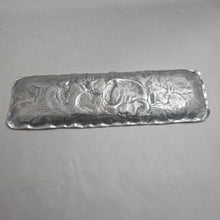 Load image into Gallery viewer, Arthur Court Aluminum Bunny Tray (17x5)
