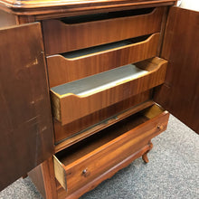Load image into Gallery viewer, Dresser 6 Drawer (50x36x21)
