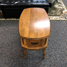 Load image into Gallery viewer, End Table (244x17x26)

