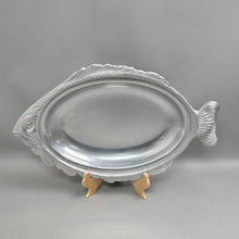 Load image into Gallery viewer, Gorham Cast Aluminum Fish Serving Tray (2x19x12)
