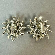 Load image into Gallery viewer, Vintage Sarah Cov Evening Snowflake Gray &amp; Clear Rhinestone Brooch Pin &amp; Clip Earrings Set (2.75")
