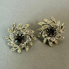 Load image into Gallery viewer, Vintage Sarah Cov Evening Snowflake Gray &amp; Clear Rhinestone Brooch Pin &amp; Clip Earrings Set (2.75")

