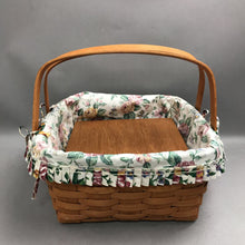 Load image into Gallery viewer, Longaberger Square Cake or Pie Basket with LIner 1991 (6x12x12)
