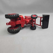 Load image into Gallery viewer, Ertl International Harvester #1586 Die-Cast Tractor (~7.25x13x5.25)
