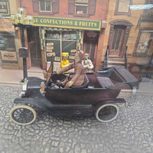 Load image into Gallery viewer, Vintage Tonka "1913 America" Model T Diorama (As-Is) (9x17x10)

