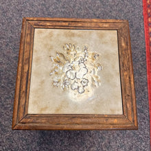 Load image into Gallery viewer, Plant Stand (24x11x11)
