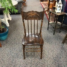 Load image into Gallery viewer, Wood Chair (40x17x16)
