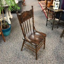 Load image into Gallery viewer, Wood Chair (40x17x16)
