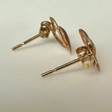 Load image into Gallery viewer, 14K Gold Heart Stud Earrings (0.4g)
