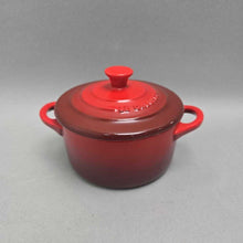 Load image into Gallery viewer, Le Creuset Mini Red Cocotte Baking Dish (2x4)

