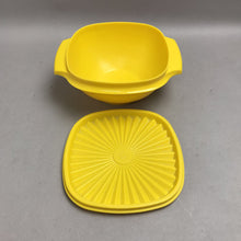Load image into Gallery viewer, Vintage Tupperware Square Servalier Bowl 840-6 Yellow w/Lid (3.5)
